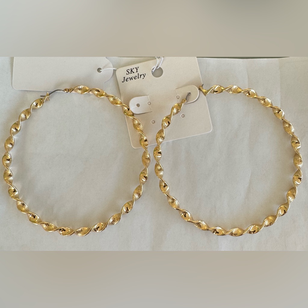 Xxl Gold Tone Rope Hoop Earrings 19$